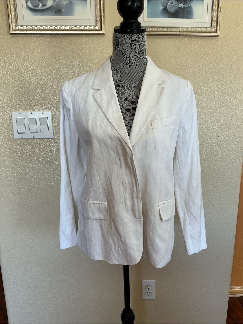 Classic Women's White Cotton Blend Blazer